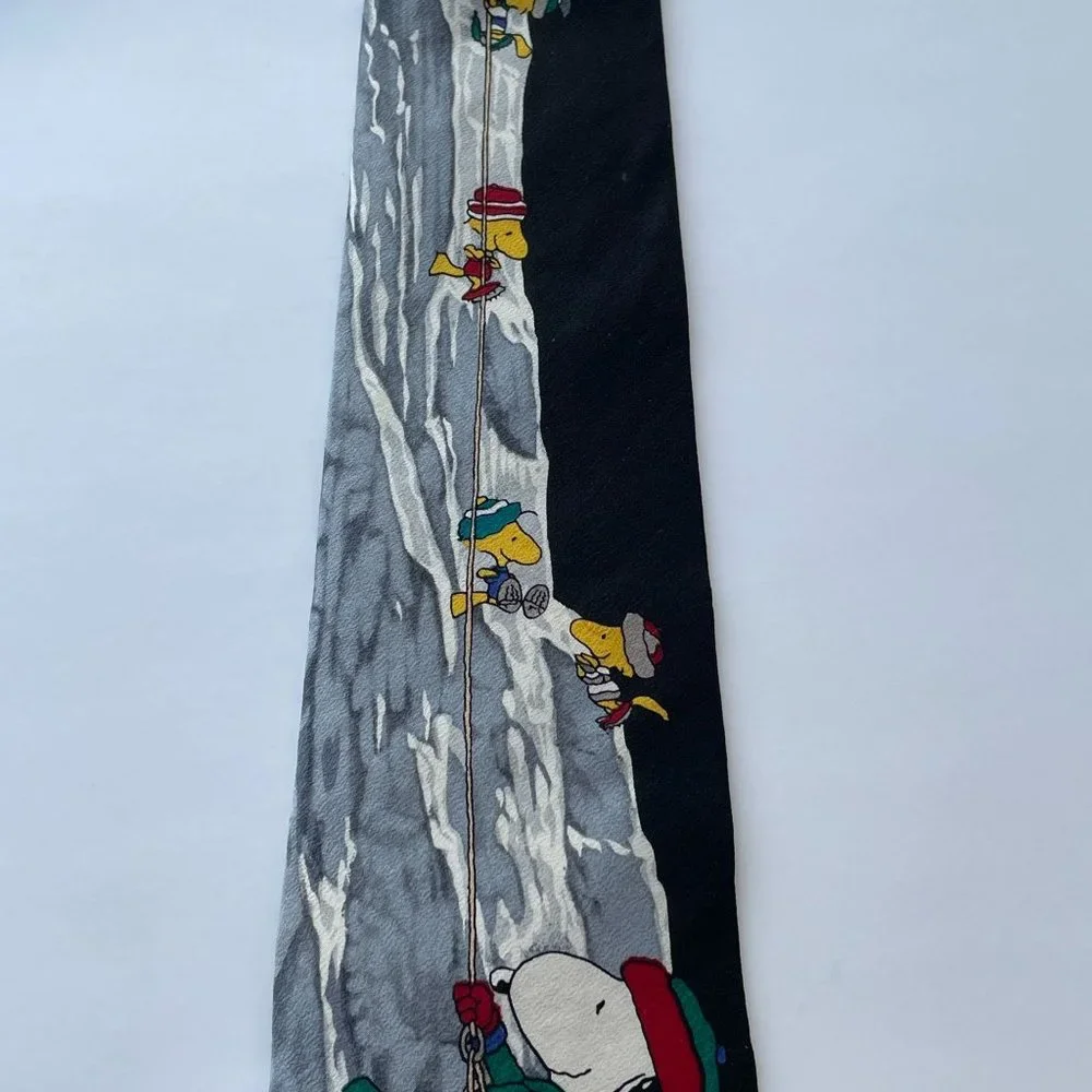 Vintage Peanuts On The Rocks Snoopy Woodstock 100% Silk Tie Men's Black Necktie
